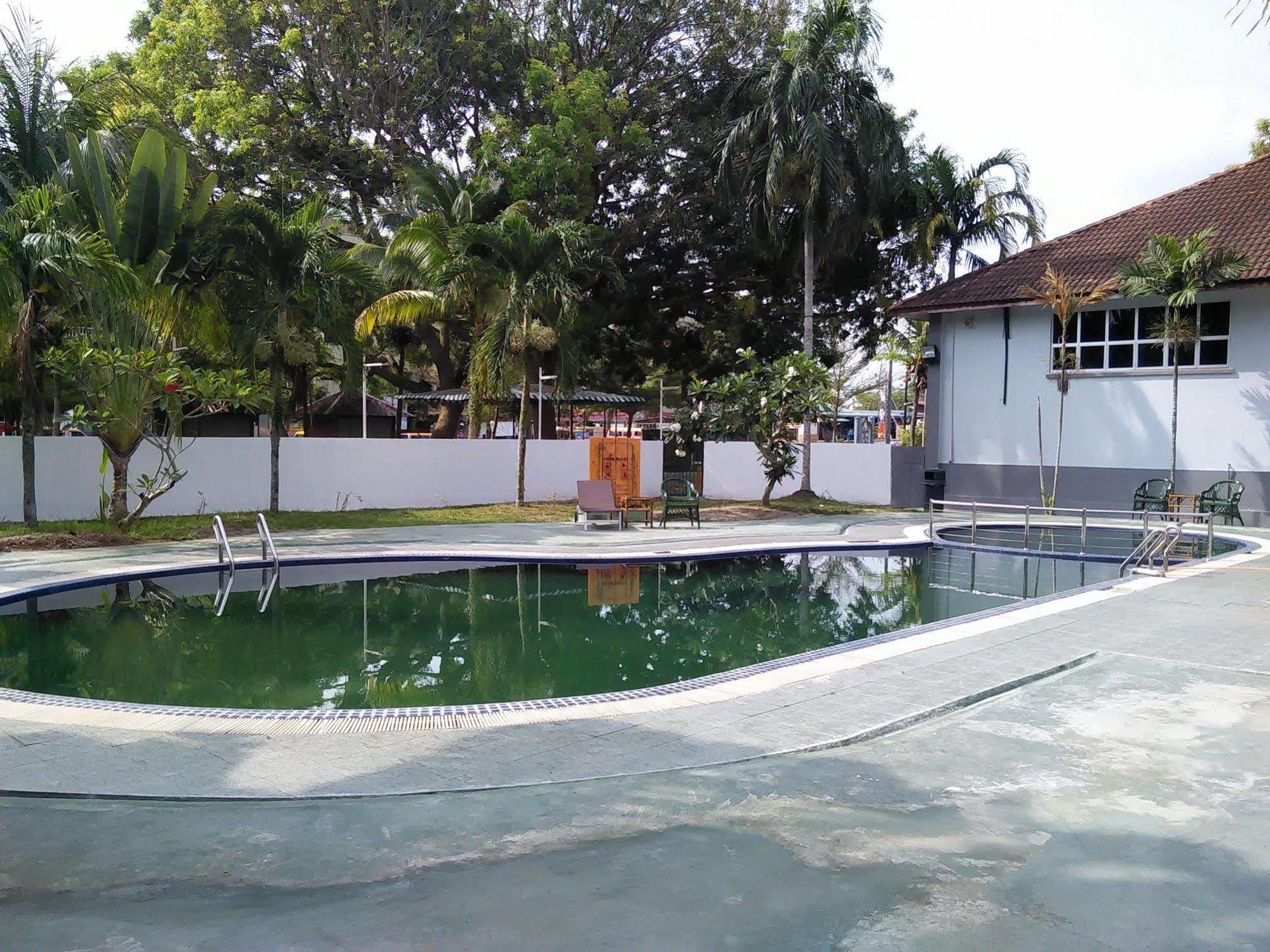 Oyo 44020 Kejora Garden Resort Kampong Pasir Bogak Dış mekan fotoğraf